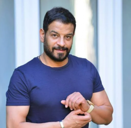 تطورات الوضع الصحي للفنان أشرف مصيلحي